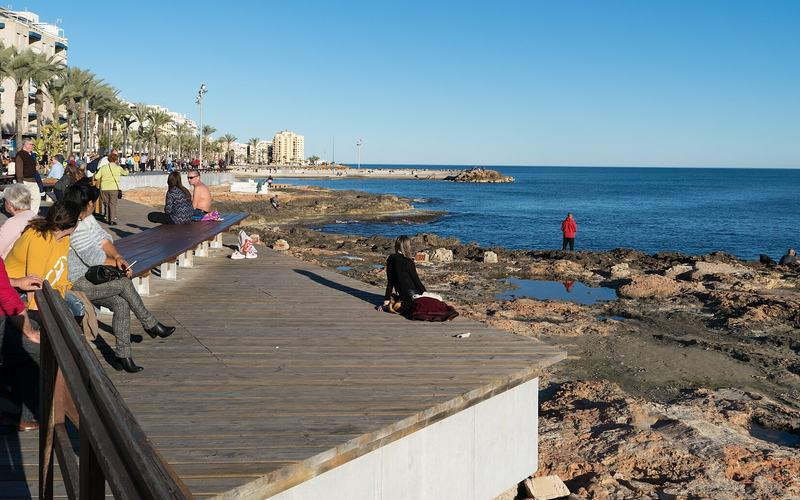 Torrevieja: zoutstad met roze meren en een lange boulevard