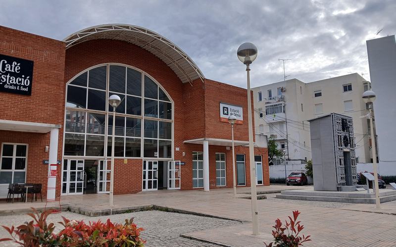 Alicante zonder auto: tram, bus en trein